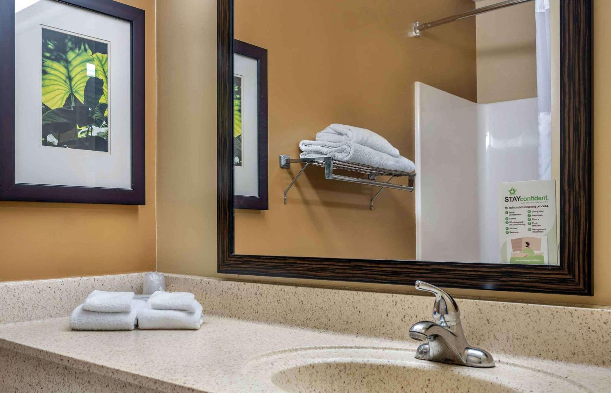 Sonesta Simply Suites Лансинг Екстериор снимка