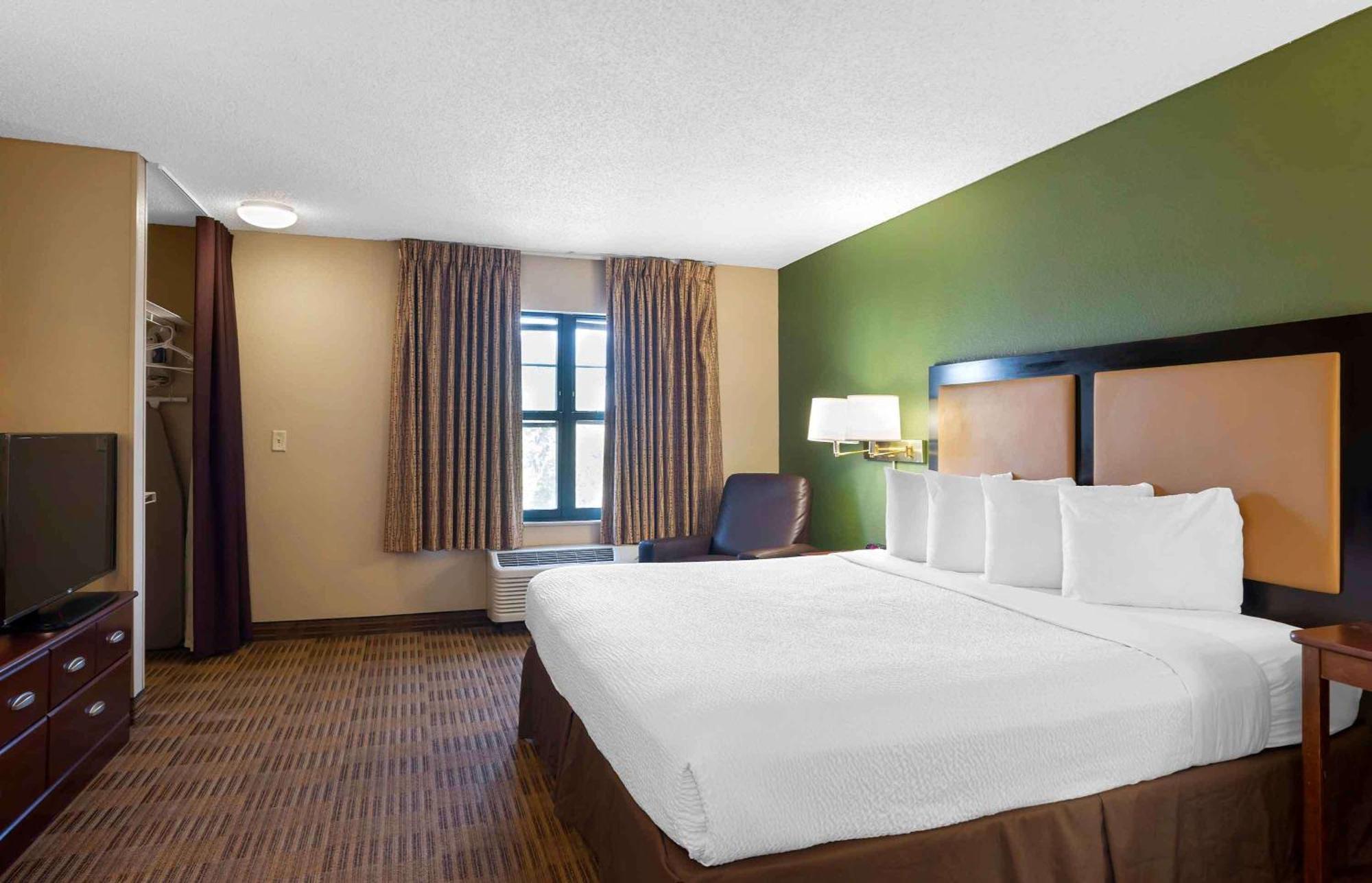 Sonesta Simply Suites Лансинг Екстериор снимка