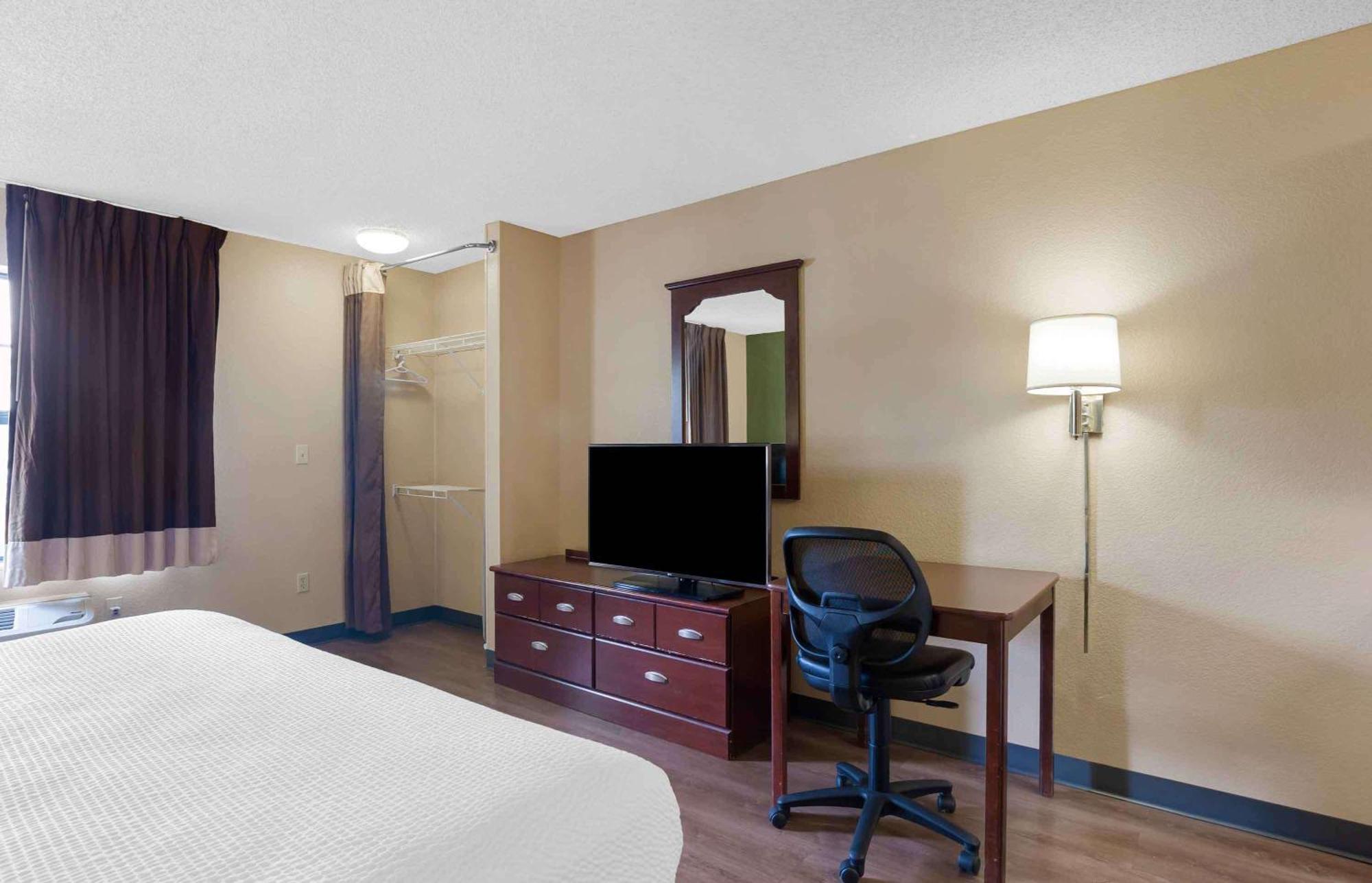 Sonesta Simply Suites Лансинг Екстериор снимка