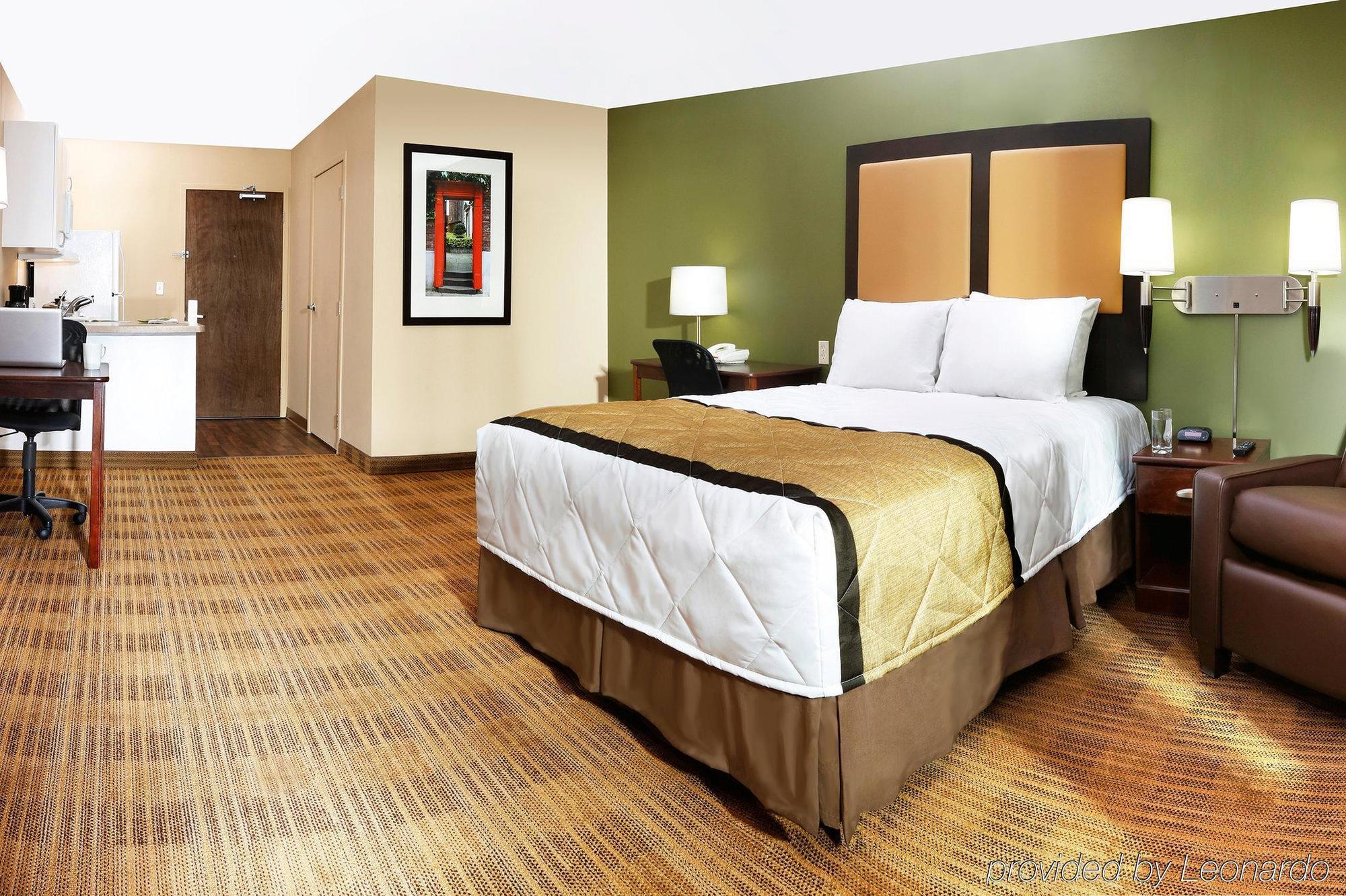 Sonesta Simply Suites Лансинг Екстериор снимка