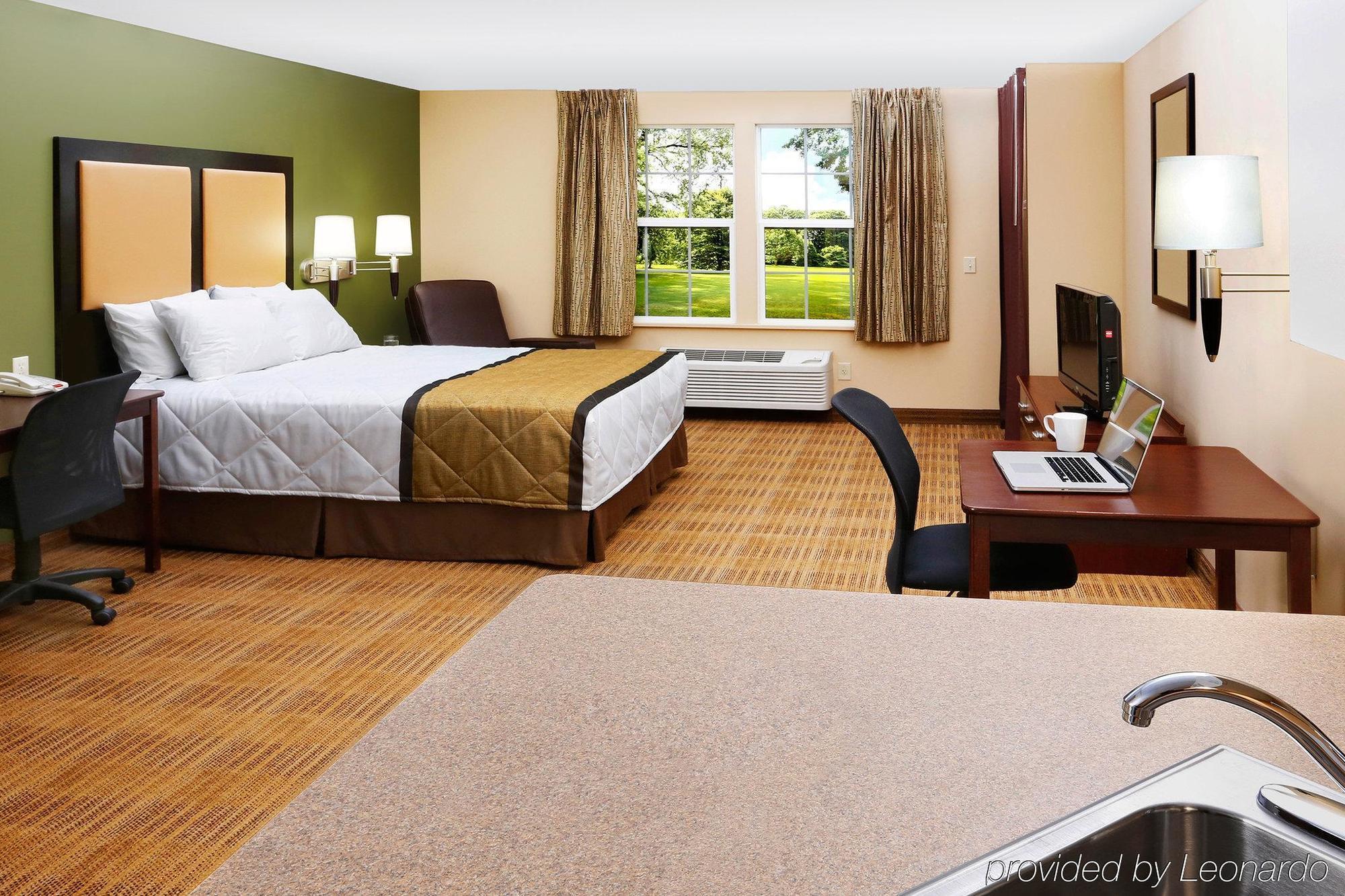 Sonesta Simply Suites Лансинг Екстериор снимка
